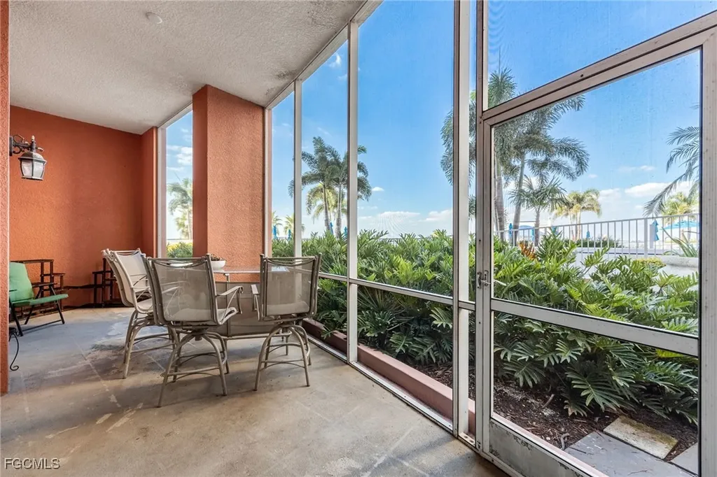 2743 1st Street Fort Myers FL 33916
