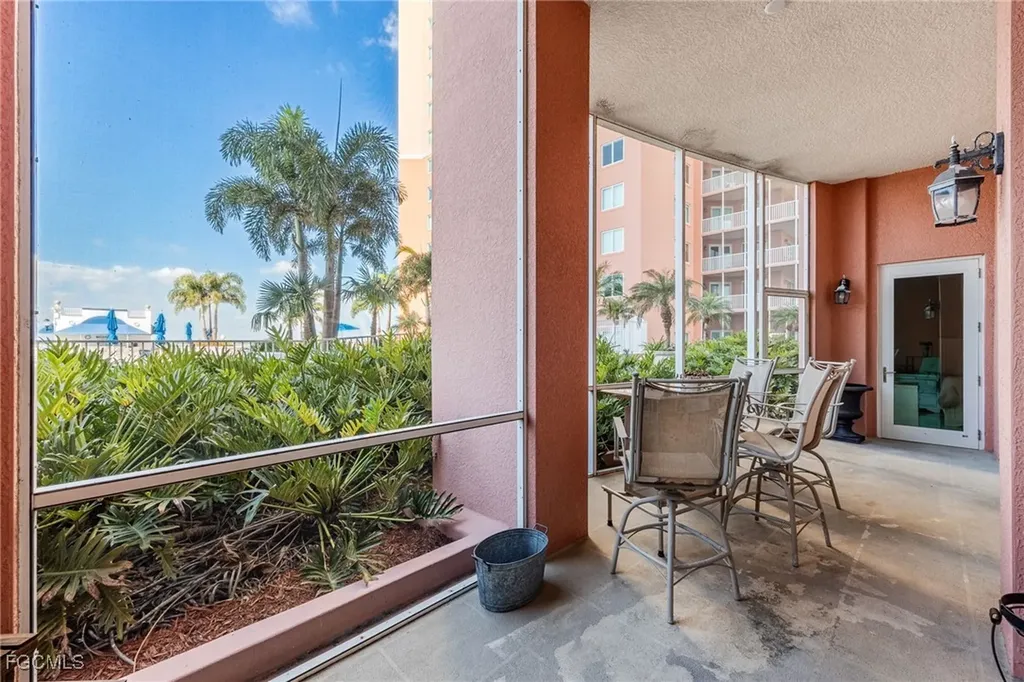 2743 1st Street Fort Myers FL 33916