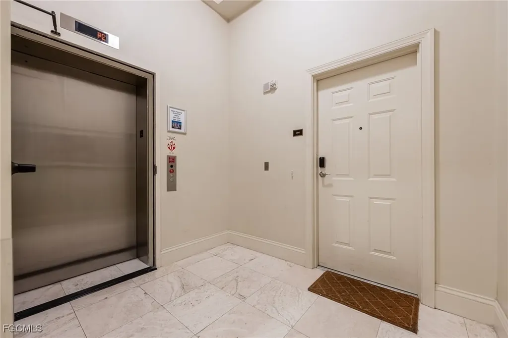 2743 1st Street Fort Myers FL 33916