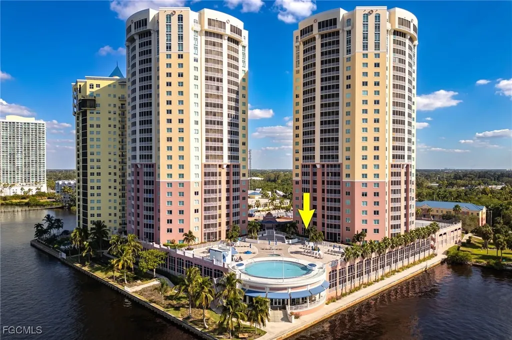 2743 1st Street Fort Myers FL 33916