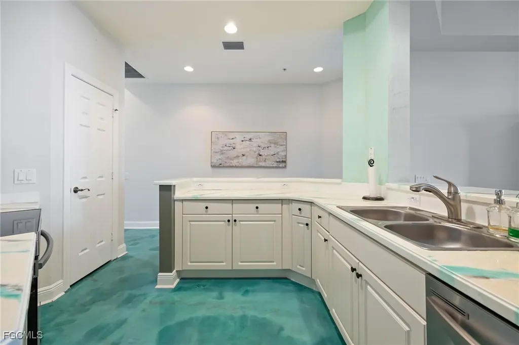 2743 1st Street Fort Myers FL 33916