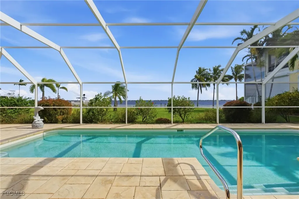 3527 SE 22nd Place Cape Coral FL 33904