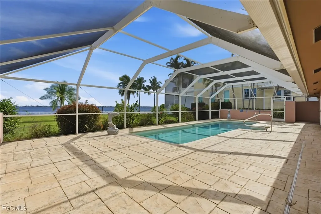 3527 SE 22nd Place Cape Coral FL 33904