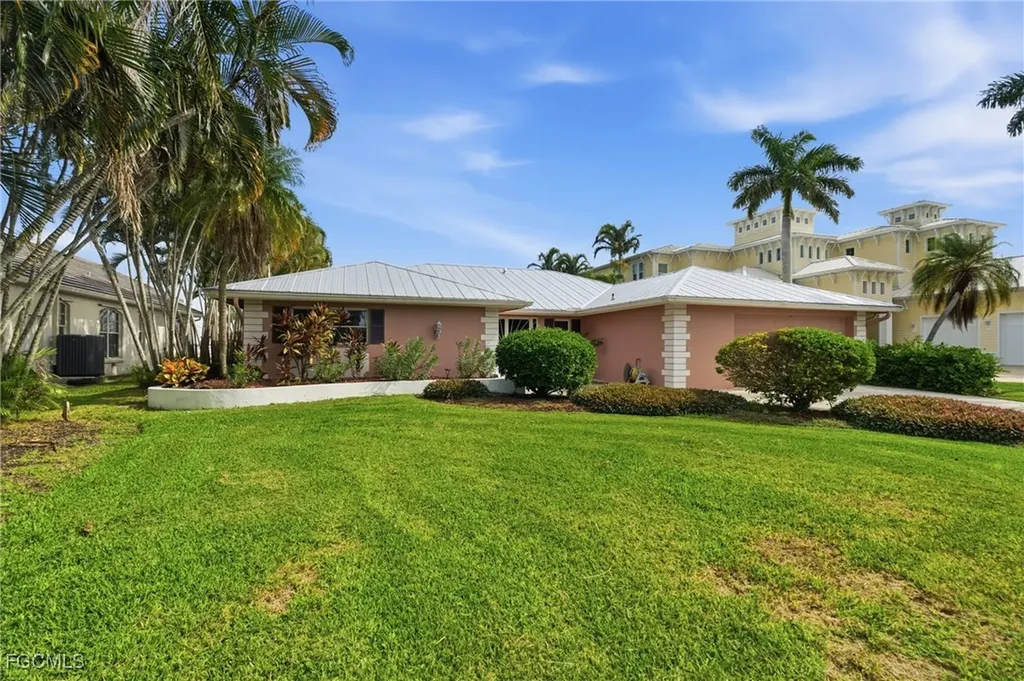 3527 SE 22nd Place Cape Coral FL 33904
