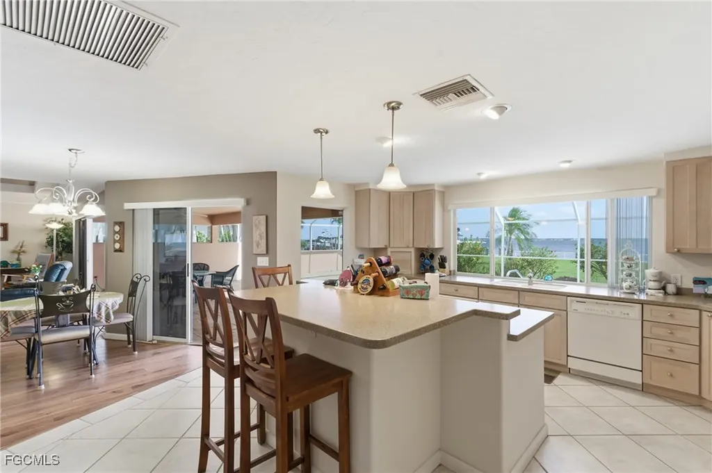 3527 SE 22nd Place Cape Coral FL 33904
