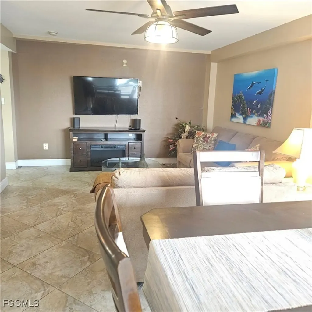 4807 Sunset Court Cape Coral FL 33904