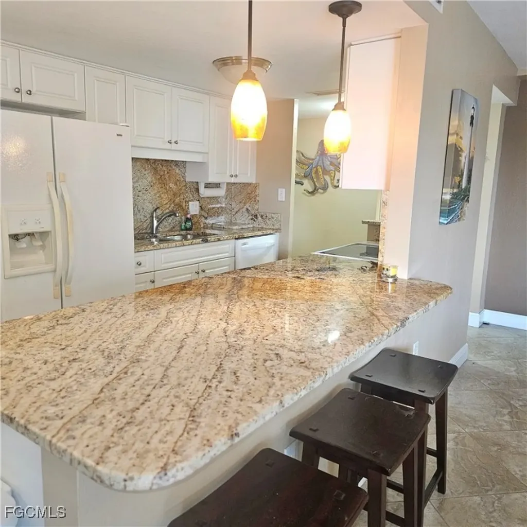 4807 Sunset Court Cape Coral FL 33904