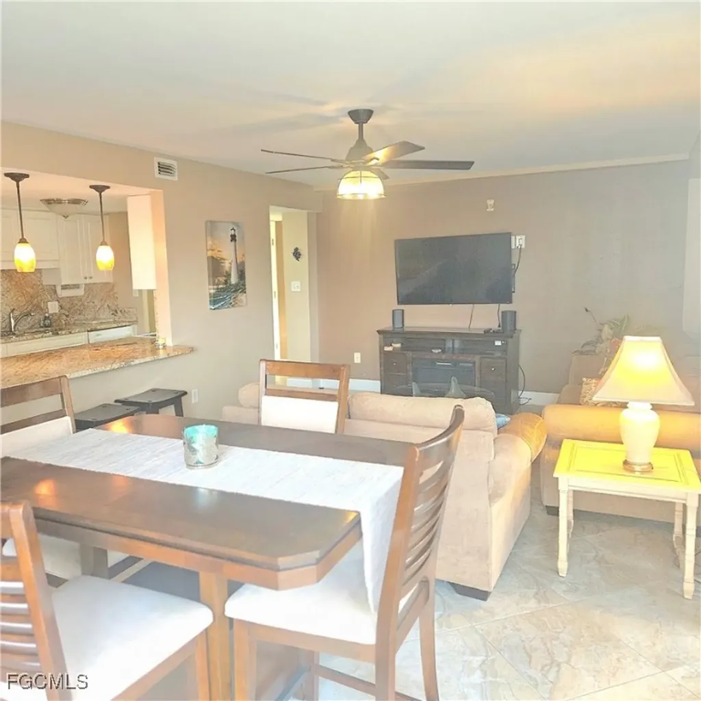 4807 Sunset Court Cape Coral FL 33904