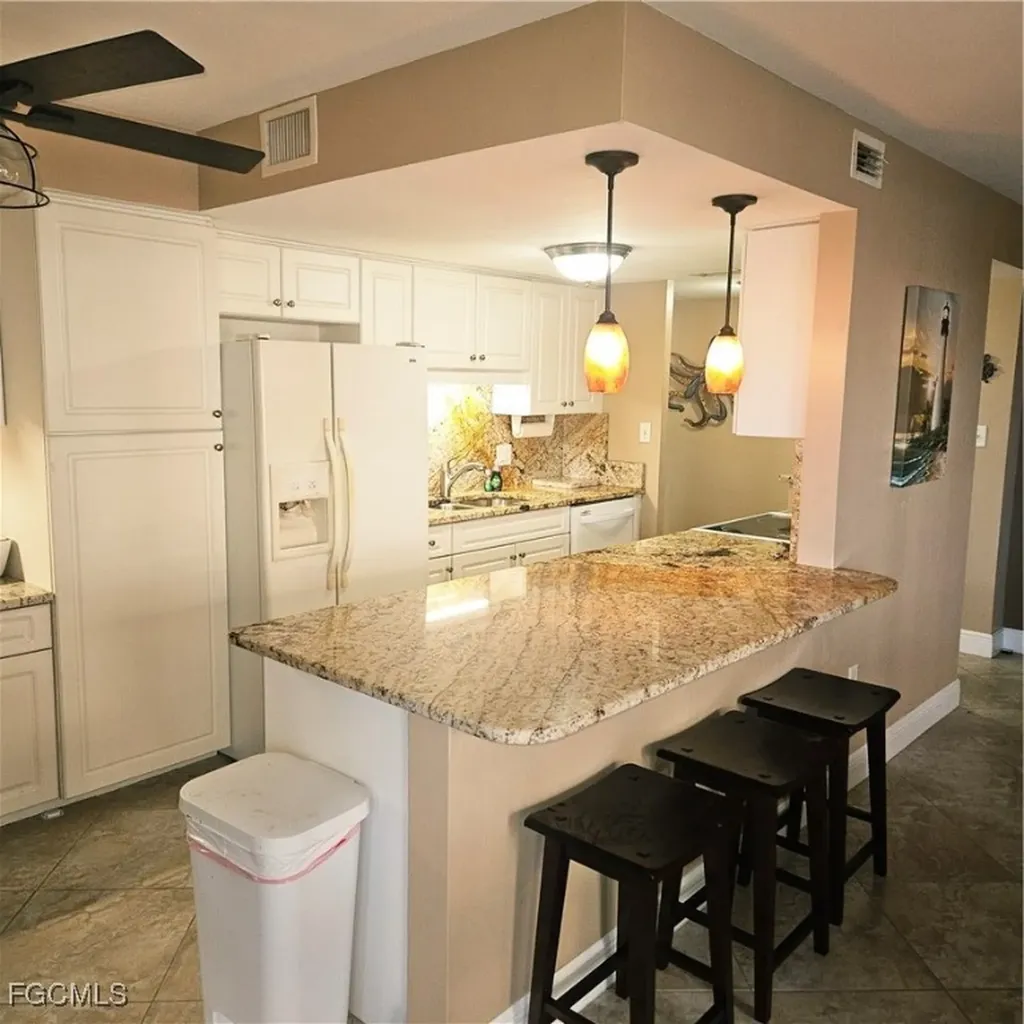 4807 Sunset Court Cape Coral FL 33904