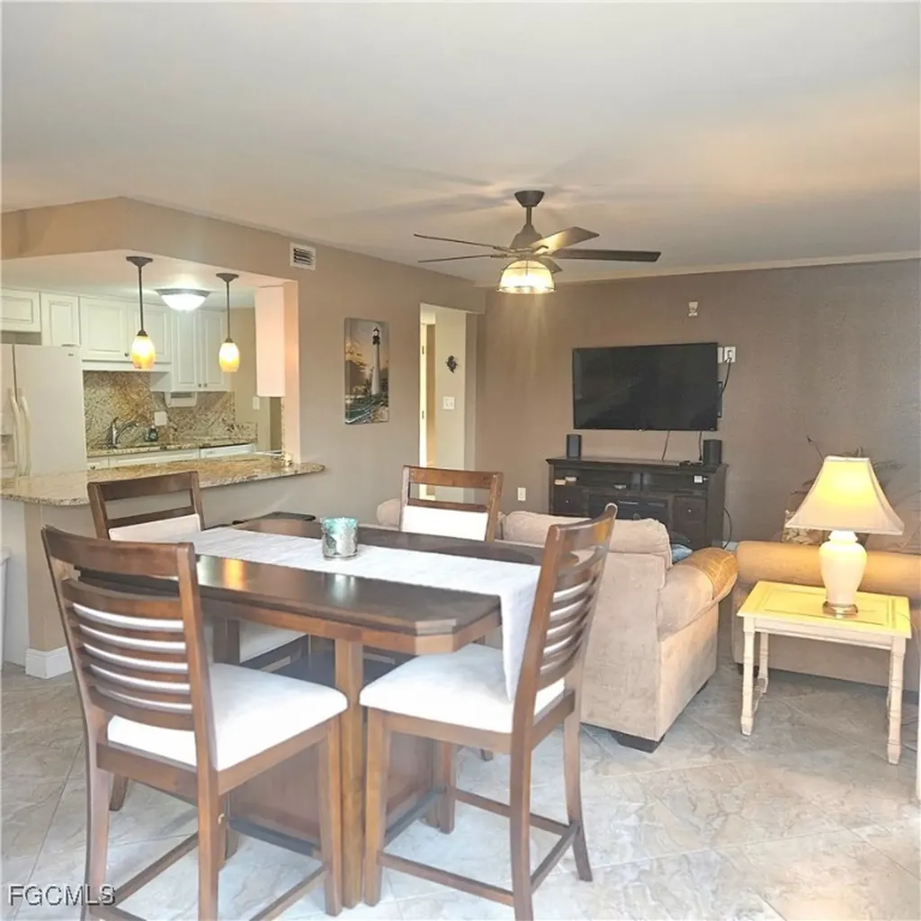 4807 Sunset Court Cape Coral FL 33904