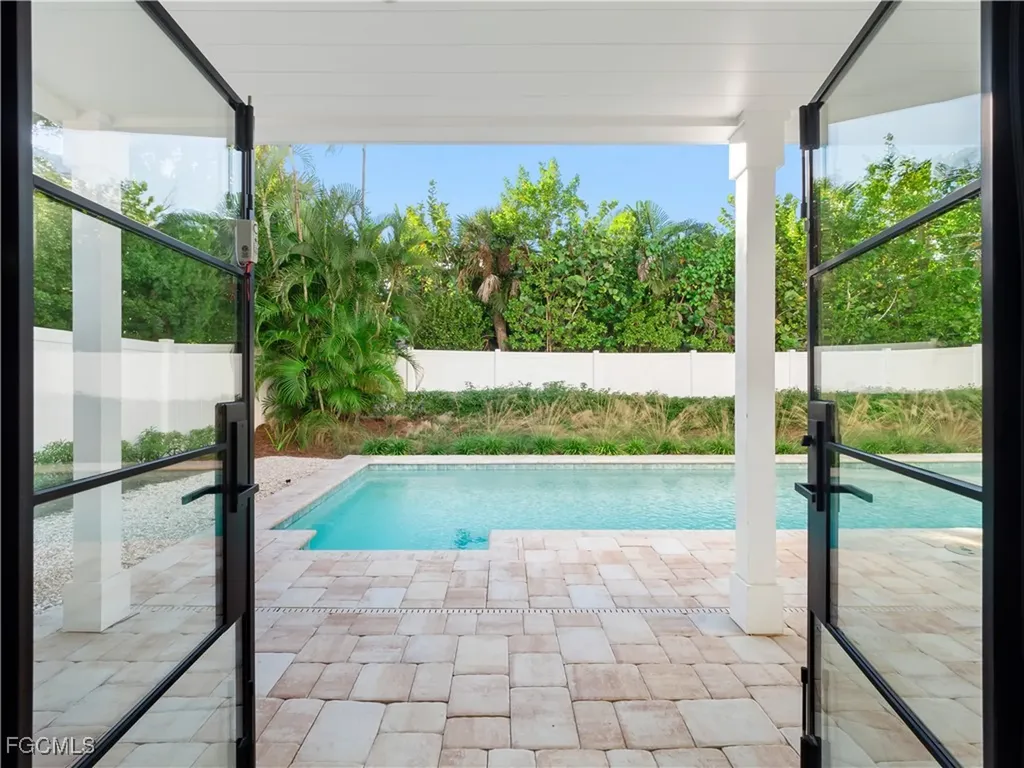 2480 Library Way Sanibel FL 33957