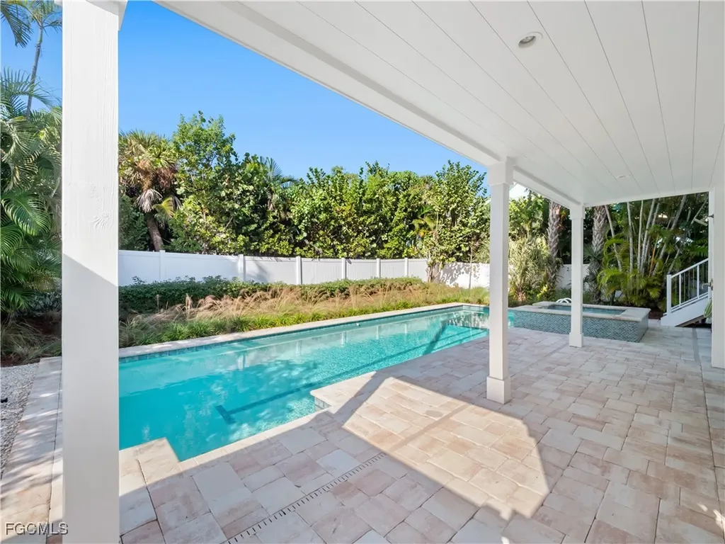2480 Library Way Sanibel FL 33957