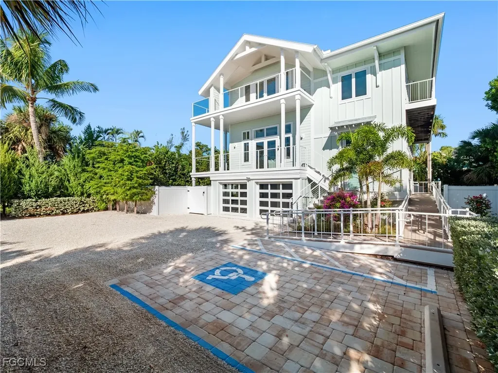 2480 Library Way Sanibel FL 33957