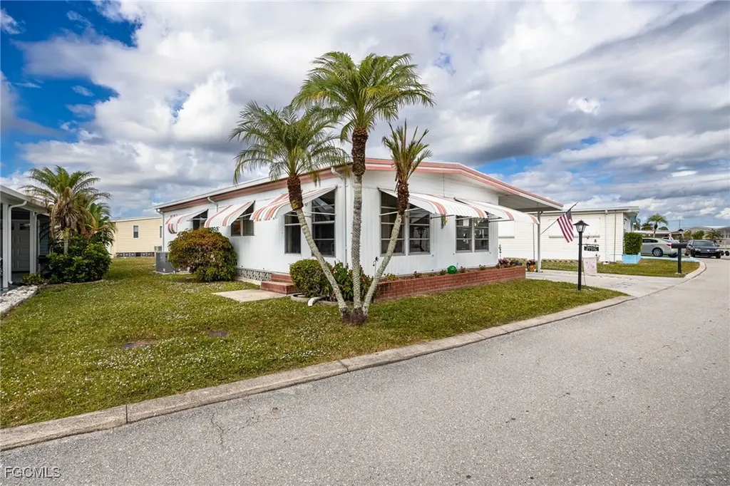 537 Palmer Boulevard North Fort Myers FL 33903