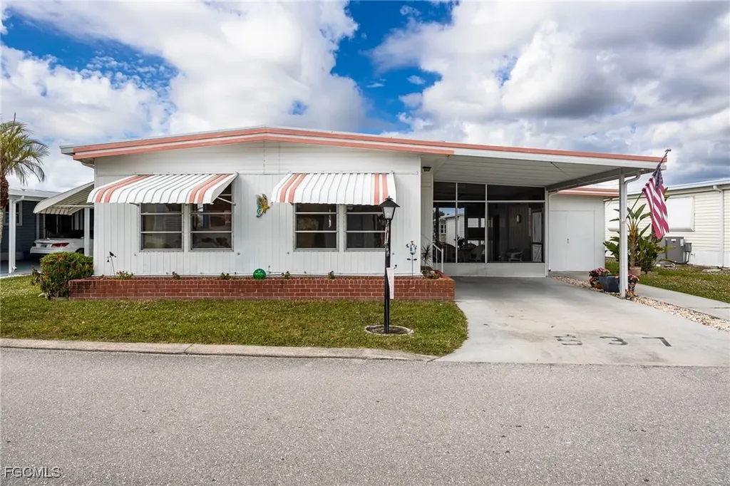 537 Palmer Boulevard North Fort Myers FL 33903