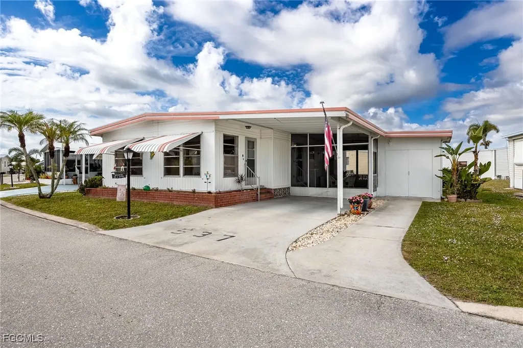 537 Palmer Boulevard North Fort Myers FL 33903