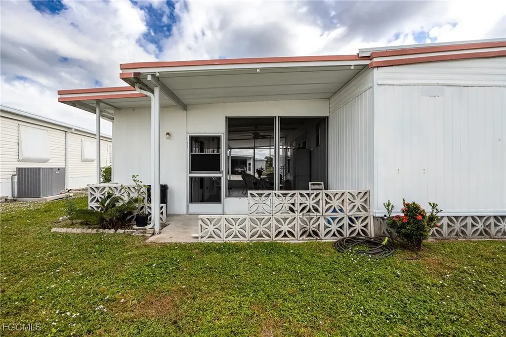 537 Palmer Boulevard North Fort Myers FL 33903