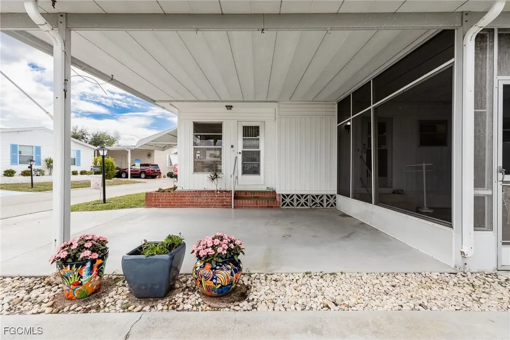 537 Palmer Boulevard North Fort Myers FL 33903