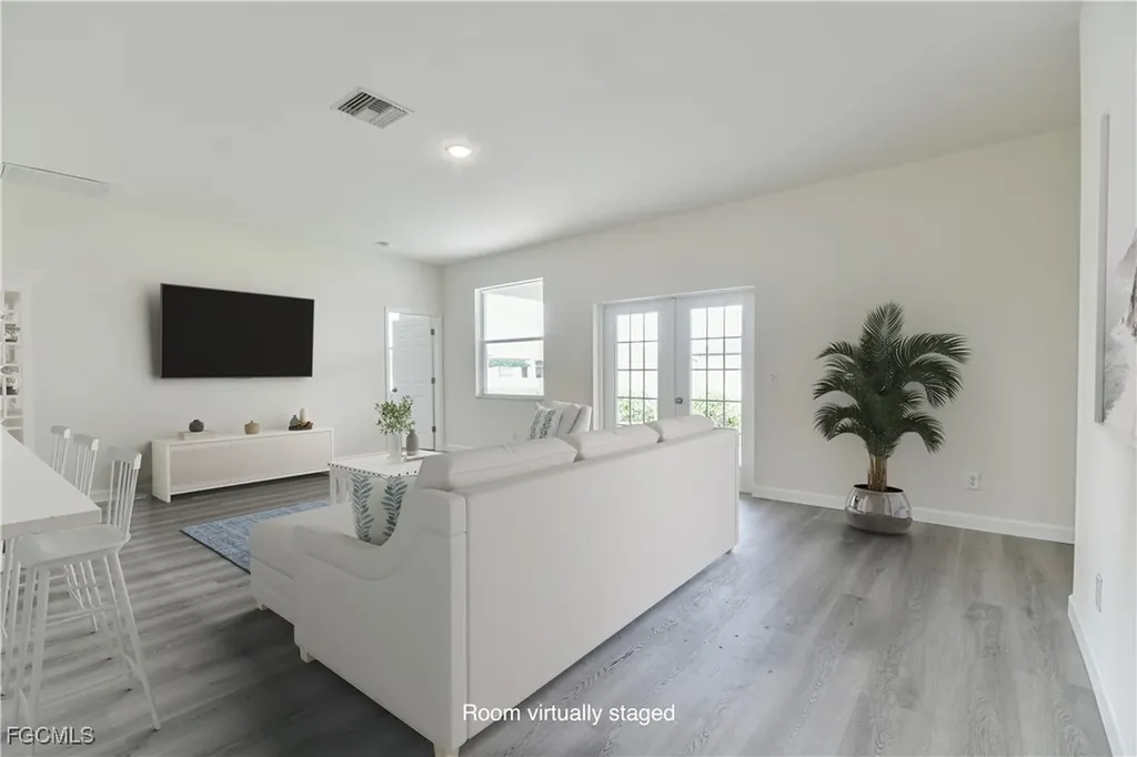 2032 NW 2nd Place Cape Coral FL 33993