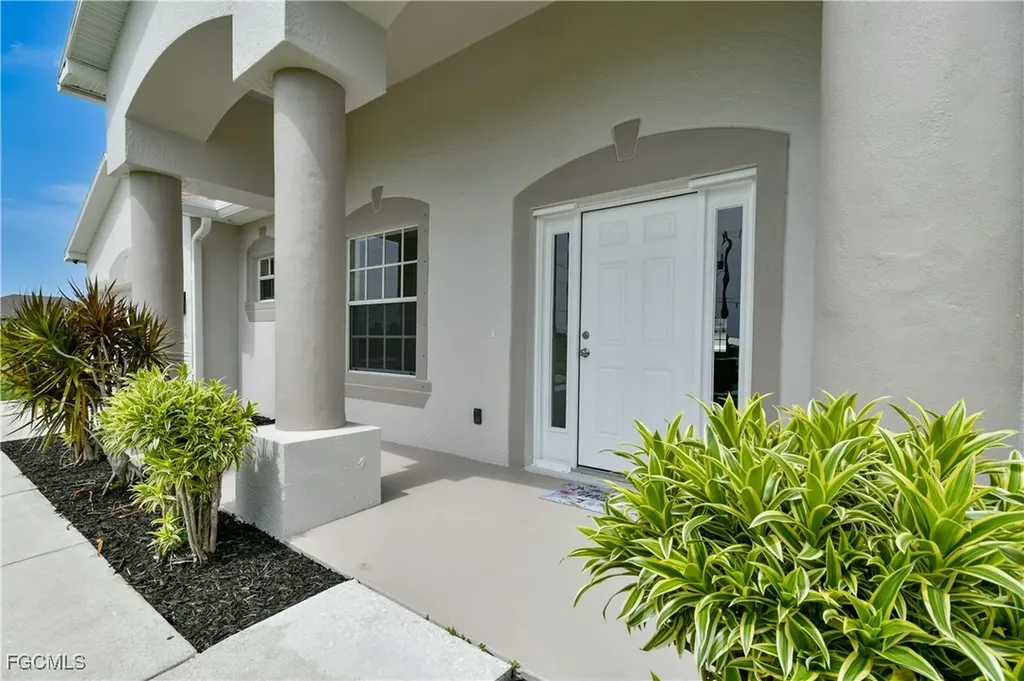 2032 NW 2nd Place Cape Coral FL 33993