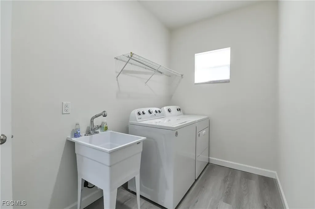 2032 NW 2nd Place Cape Coral FL 33993