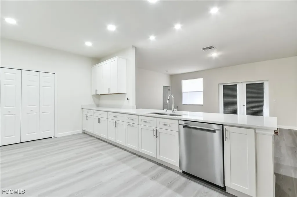 2032 NW 2nd Place Cape Coral FL 33993