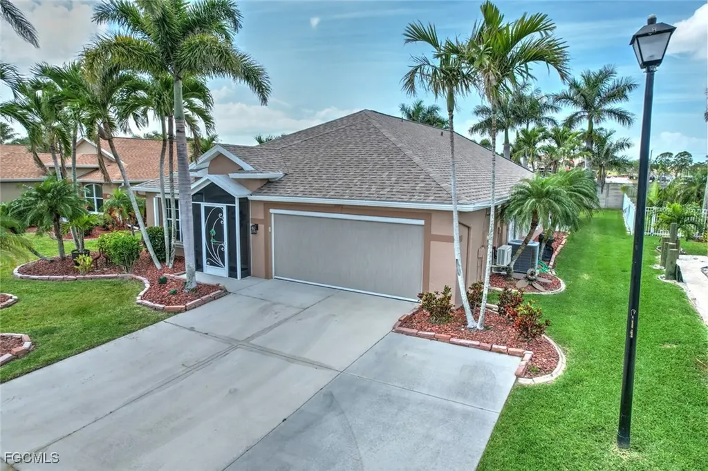 15773 Beachcomber Avenue Fort Myers FL 33908