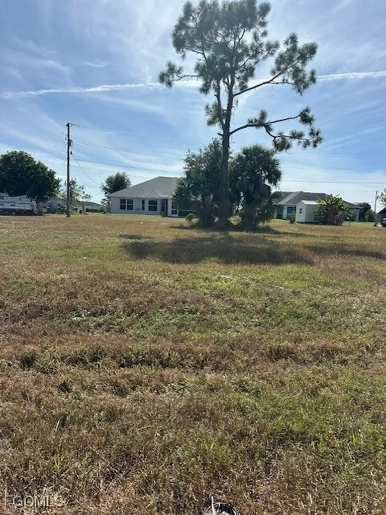 1940 Kismet Parkway E Cape Coral FL 33909