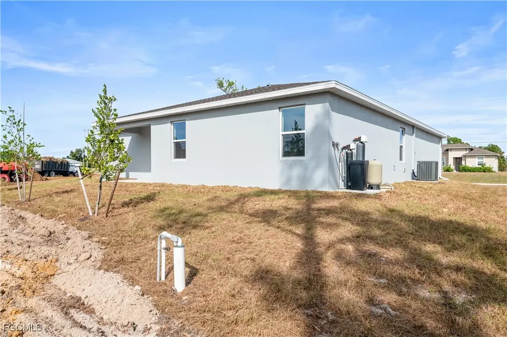 4010 NE 19th Place Cape Coral FL 33909