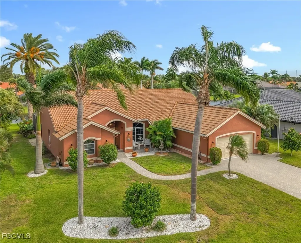 Bonita Springs FL, 28840 Regis Court