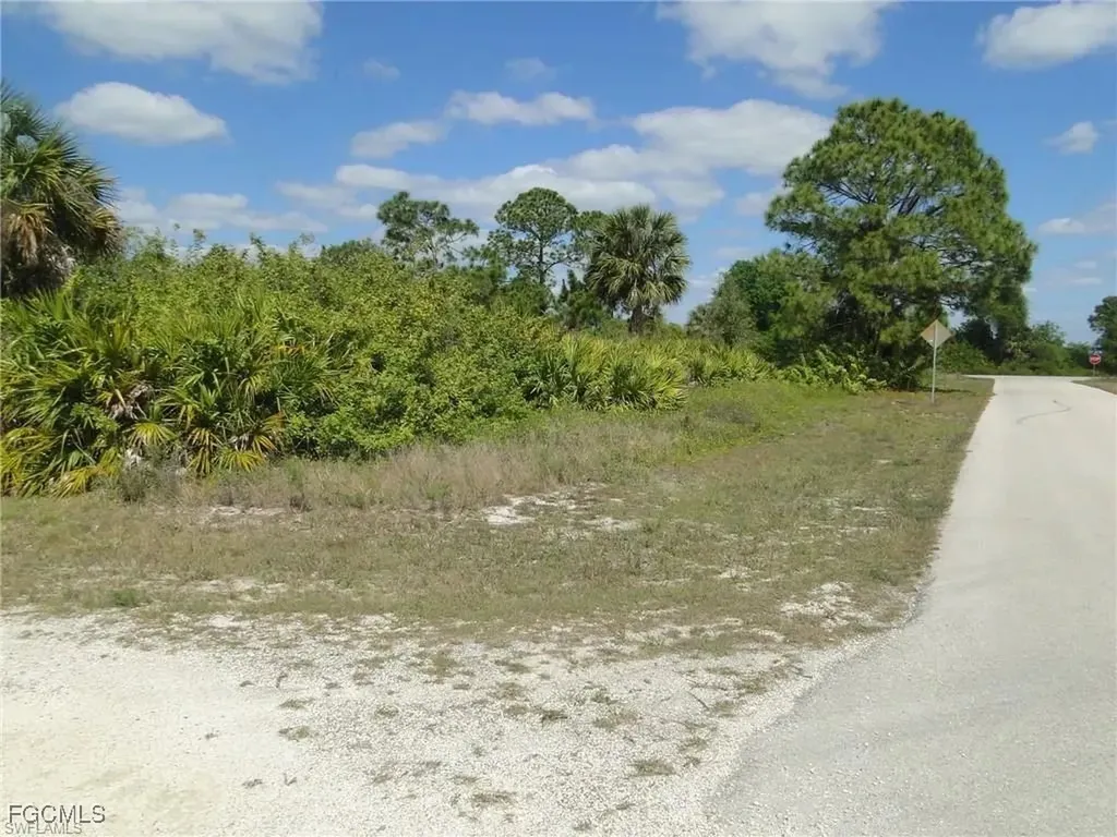 5902 Queen Avenue N Lehigh Acres FL 33971