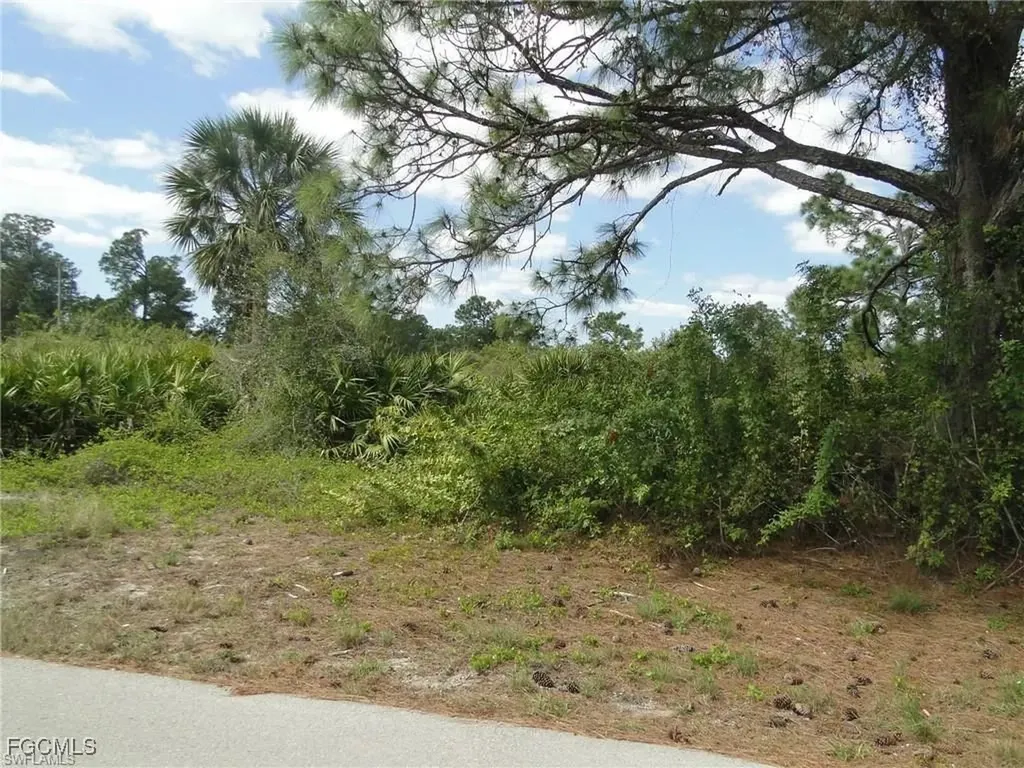 5902 Queen Avenue N Lehigh Acres FL 33971