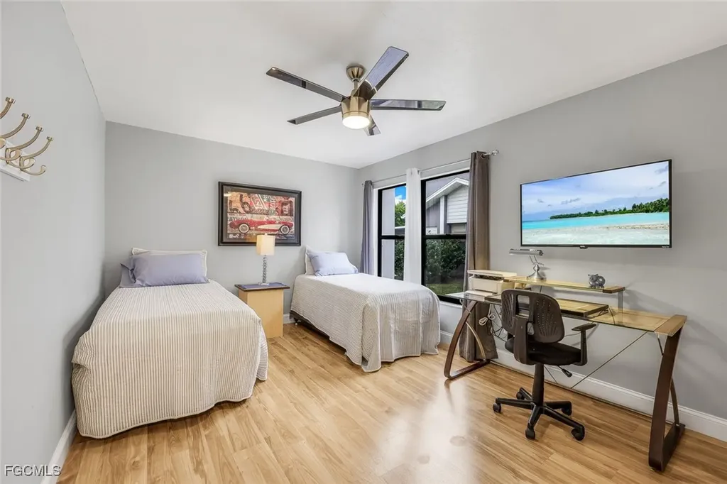 4616 SE 5th Place Cape Coral FL 33904
