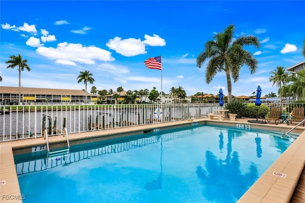 4616 SE 5th Place Cape Coral FL 33904