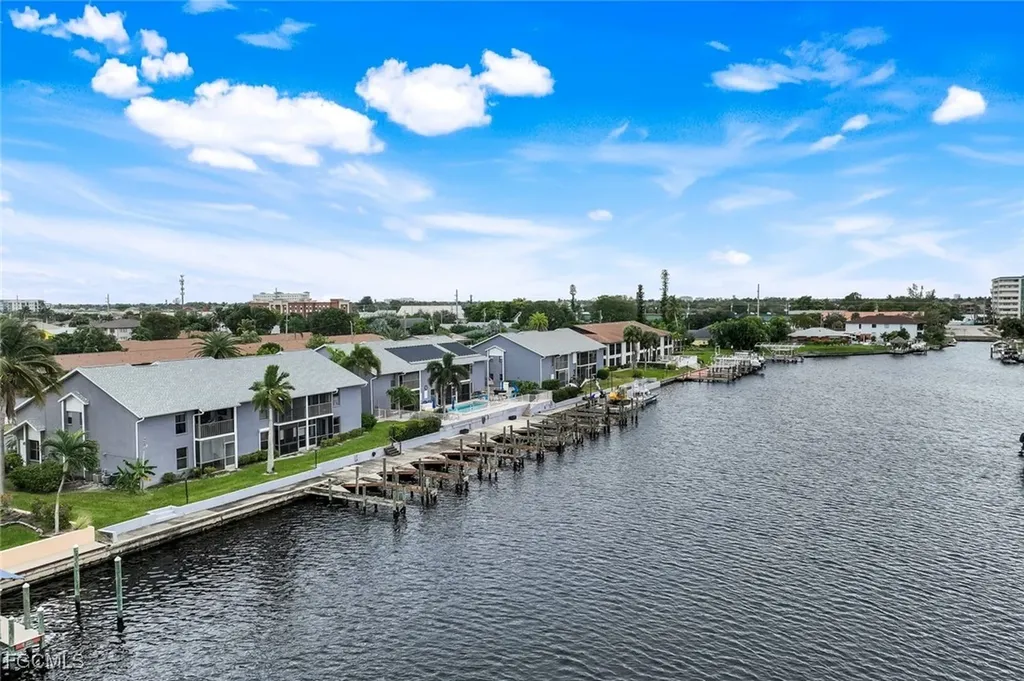 4616 SE 5th Place Cape Coral FL 33904