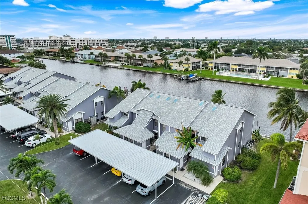 4616 SE 5th Place Cape Coral FL 33904
