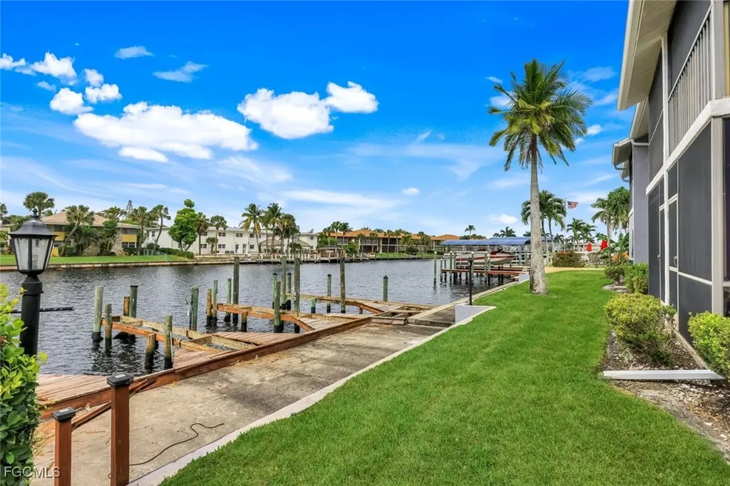 4616 SE 5th Place Cape Coral FL 33904