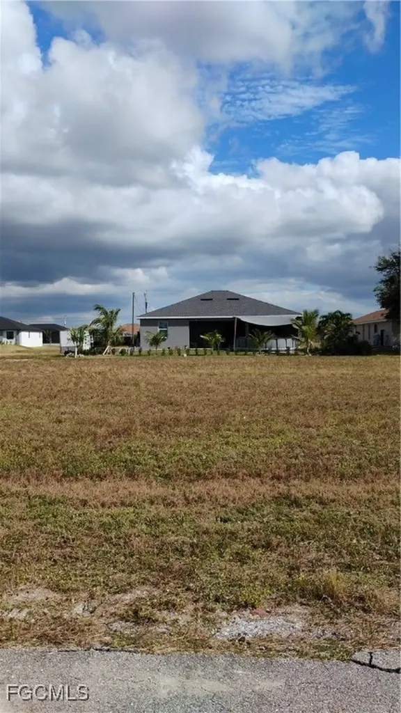 1439 NW 37th Place Cape Coral FL 33993