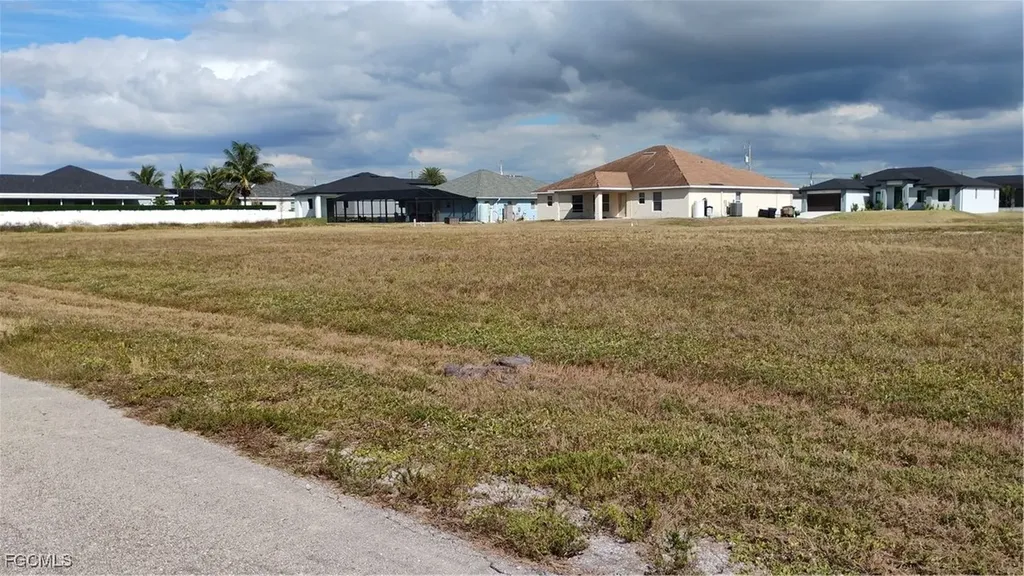 1439 NW 37th Place Cape Coral FL 33993