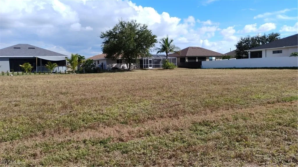 1439 NW 37th Place Cape Coral FL 33993