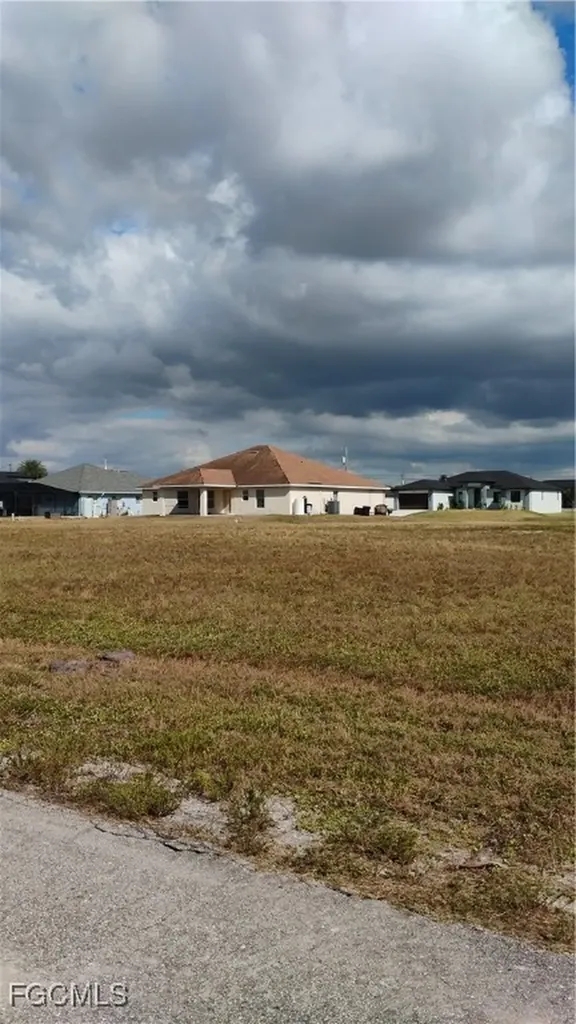 1439 NW 37th Place Cape Coral FL 33993
