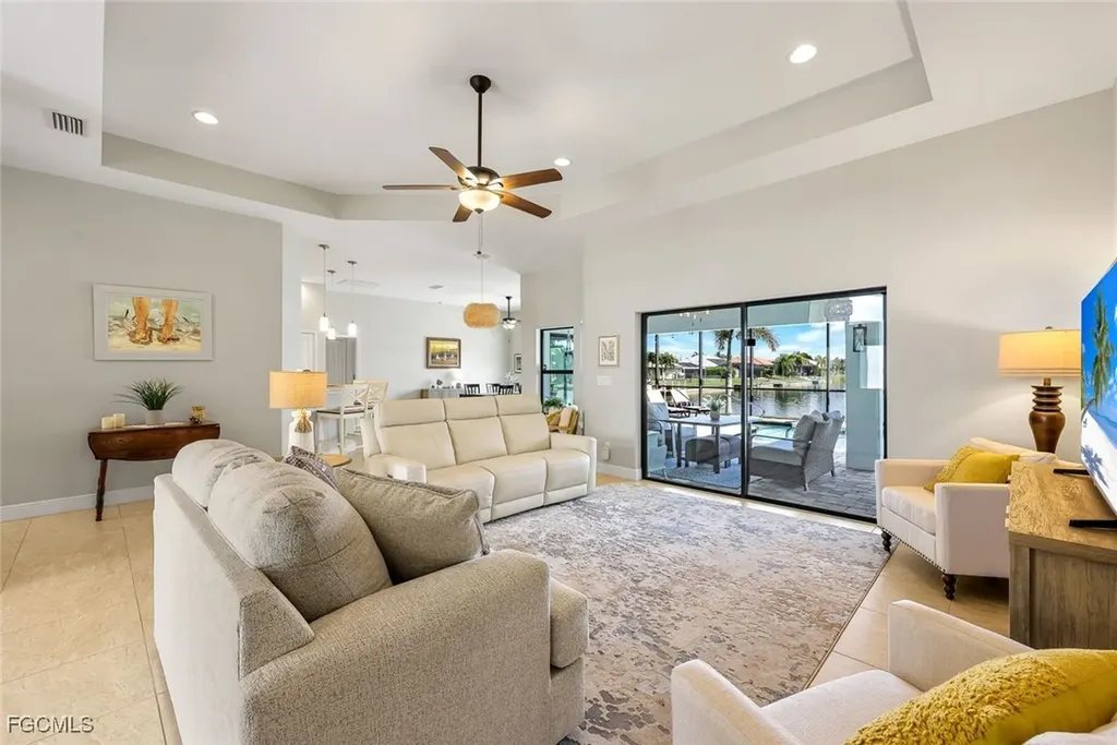 401 NE 19th Place Cape Coral FL 33909