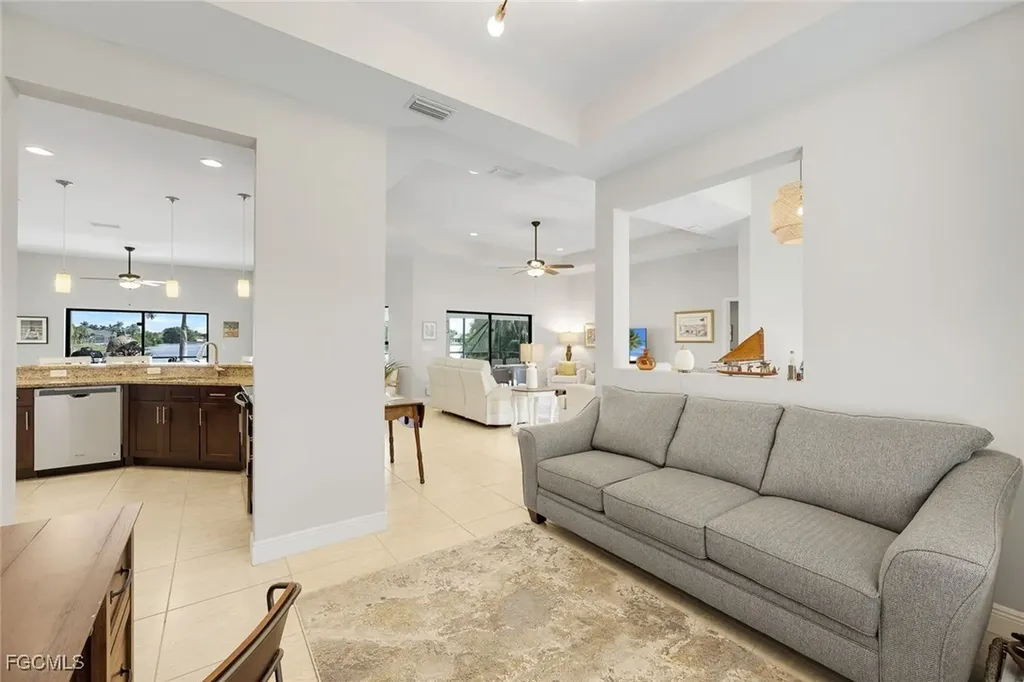 401 NE 19th Place Cape Coral FL 33909