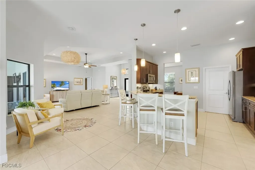 401 NE 19th Place Cape Coral FL 33909