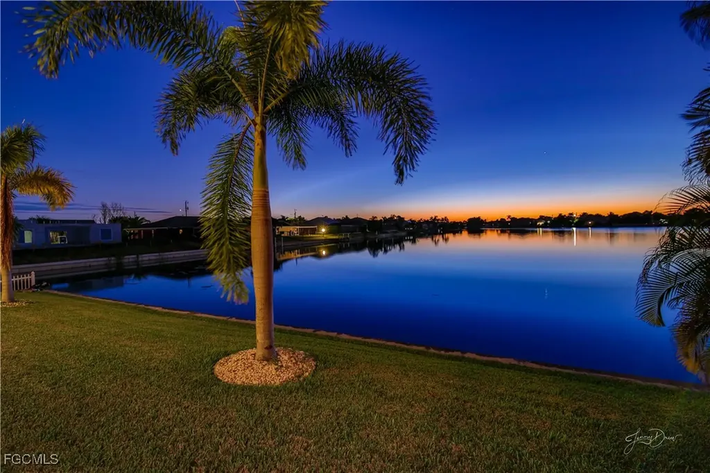 401 NE 19th Place Cape Coral FL 33909