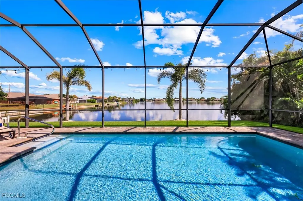 401 NE 19th Place Cape Coral FL 33909