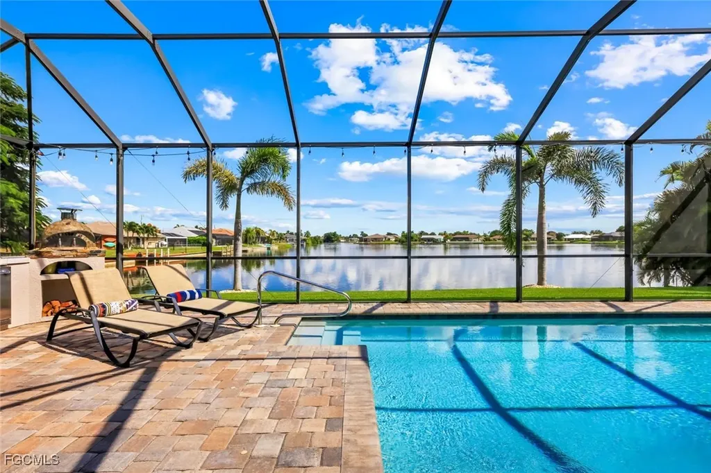 401 NE 19th Place Cape Coral FL 33909