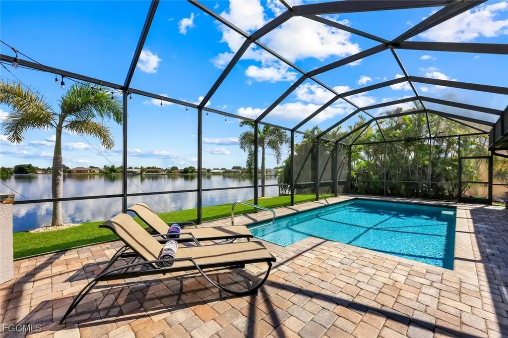 401 NE 19th Place Cape Coral FL 33909