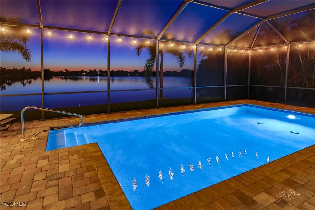 401 NE 19th Place Cape Coral FL 33909