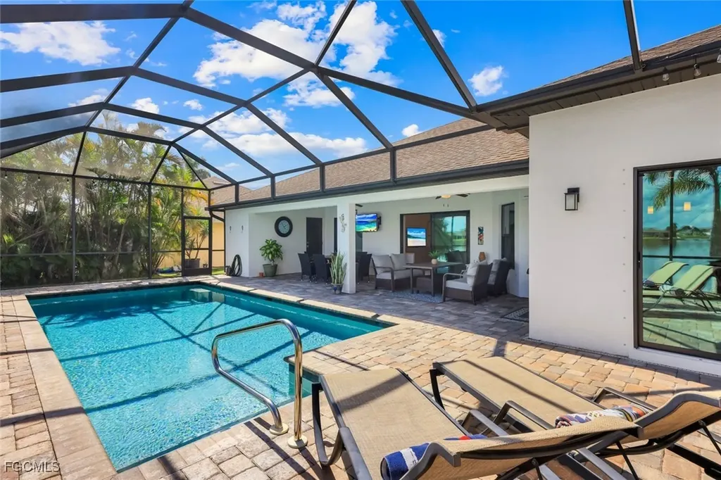 401 NE 19th Place Cape Coral FL 33909